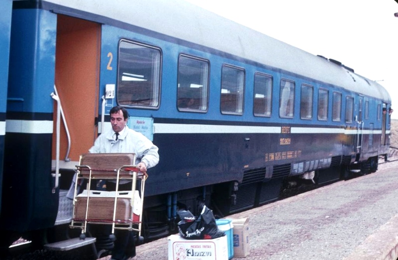 597.045 -  RENFE años 80 .jpg