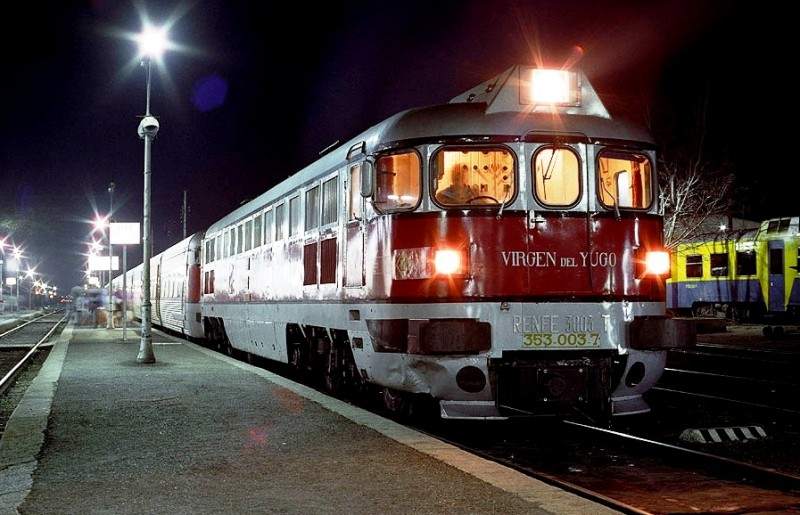 353.003 - Murcia del Carmen . Talgo 462-3 a Cartagena. 02-02-1986 - Phil Wormald.jpg