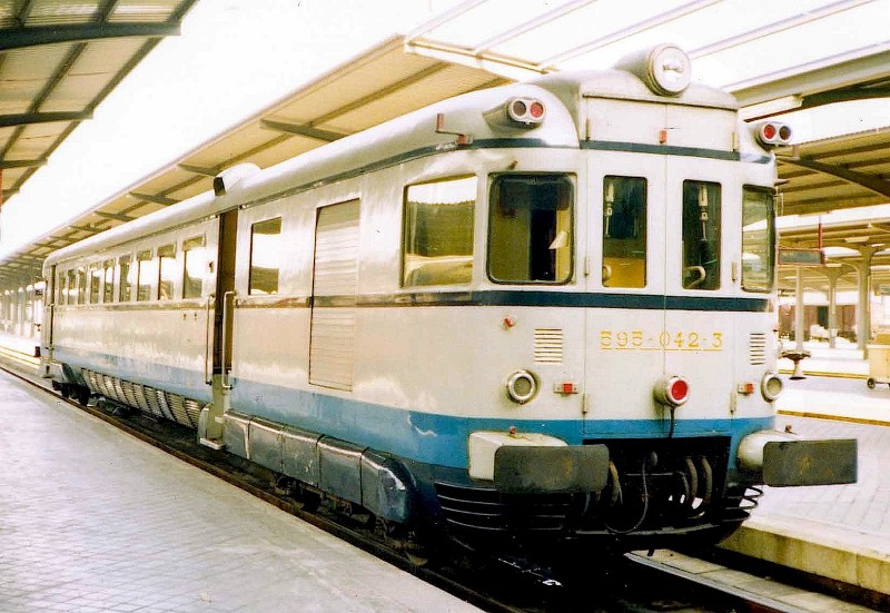 595.042 - Madrid-Chamartín, a Salamanca a mediados de los 70. Angel Rivera.jpg