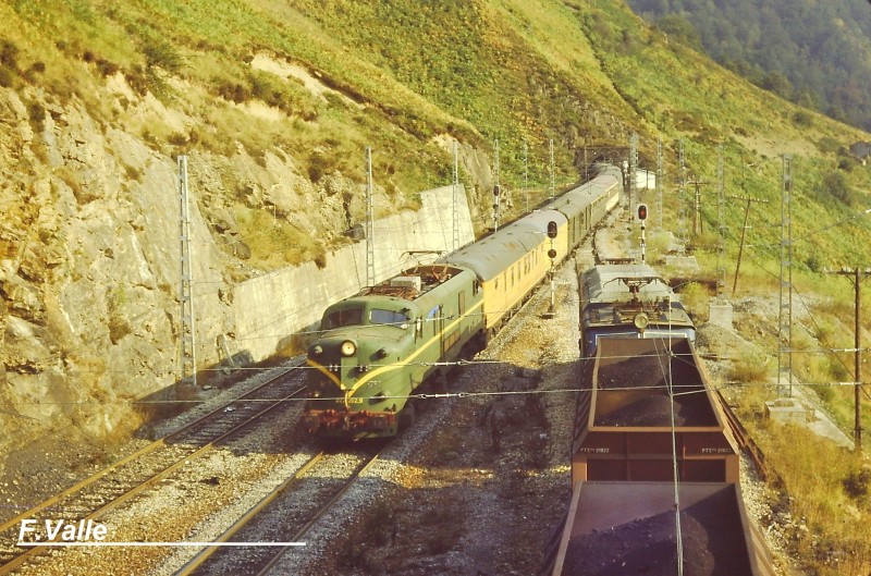 7767 con rápido León Gijón en Navidiello.jpg
