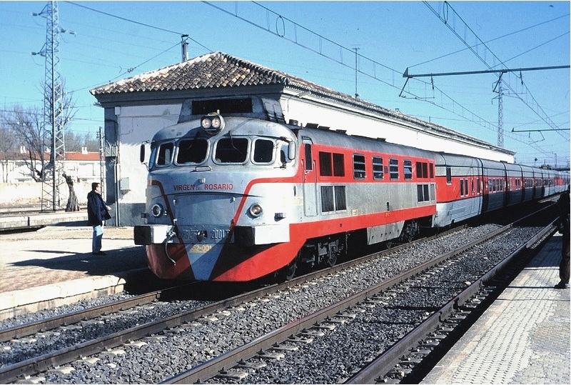 352.001 - Manzanares. Rapido Talgo de Madrid-Atocha a Almeria y Granada. - Andres Gomez club.jpg