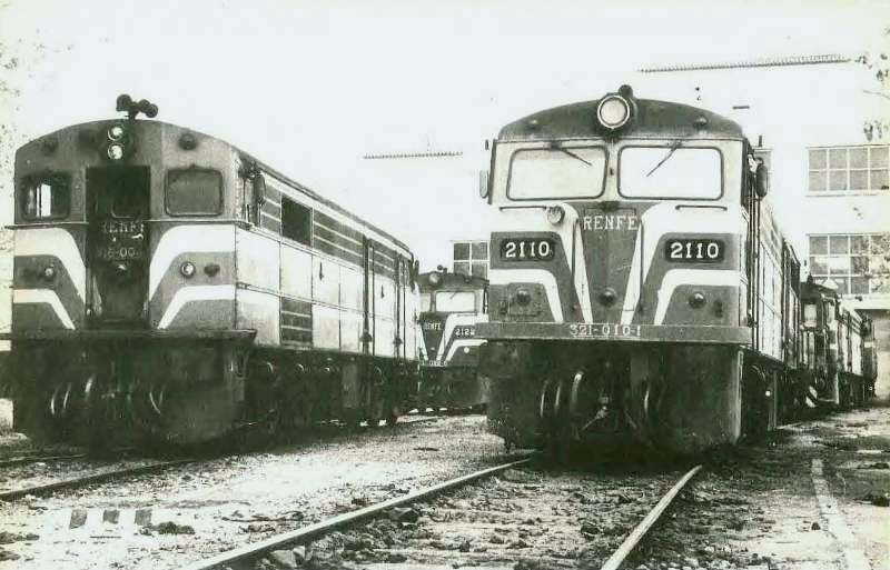 316.004 Y 321.010 - Sevilla Santa Justa. 1979. Foto Josep Miquel.jpg