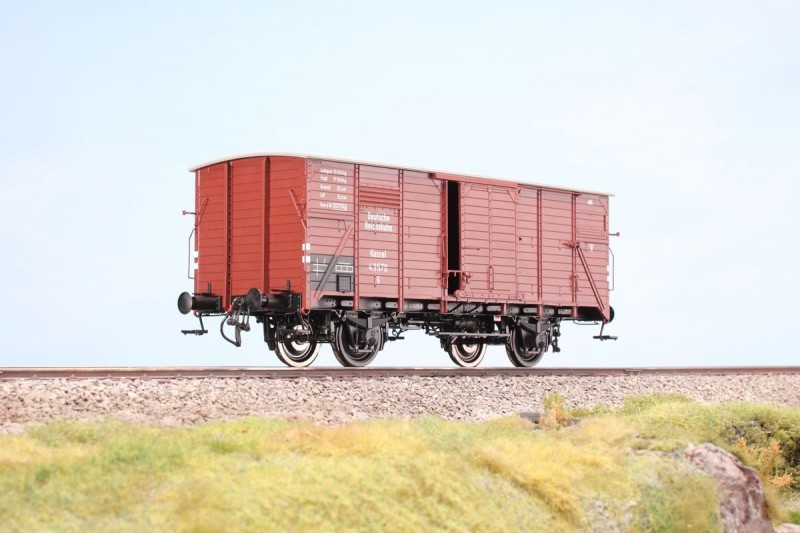 ersteshandmusterderreichsbahnversionmithalboffenertre.jpg