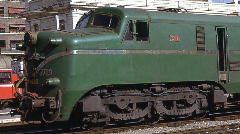 7729 1979 León.JPG