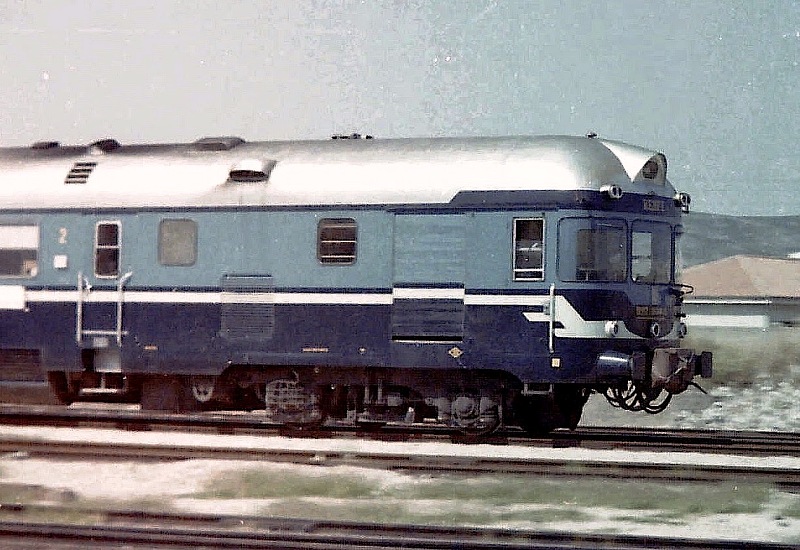 597.000 - TER Castellón.Gandía-Cuenca-Madrid, entrando en Cuenca, junio 1977- Angel Rivera.jpg