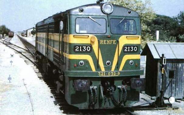 321.030 - Páginas de Angel Maestro, Miguel Cano Y Jose Luis Ordoñez El Gran Libro De Las Locomotoras Españolas-2.jpg