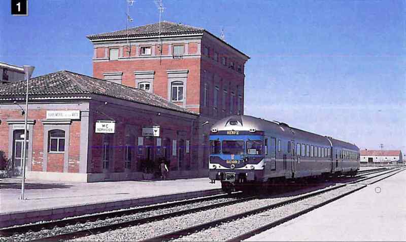 597.015 - Navalmoral de la Mata. junio 1987. S. Madrid-Badajoz. Foto José A. Gómez.jpg