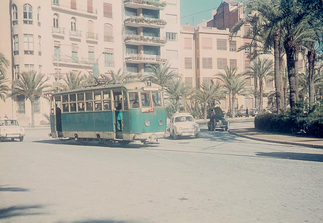 El 54 en línea 7. 1966.jpg