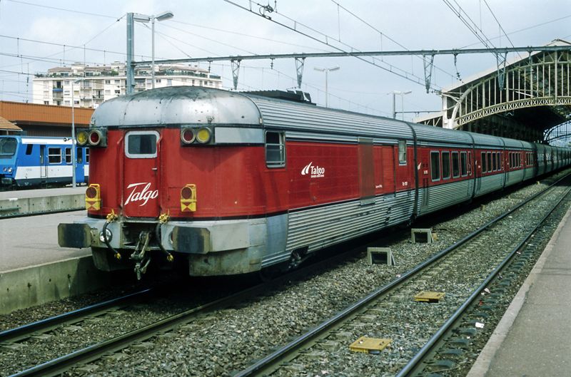 Talgo III Montpellier-Barcelona.  Perpignan.jpg