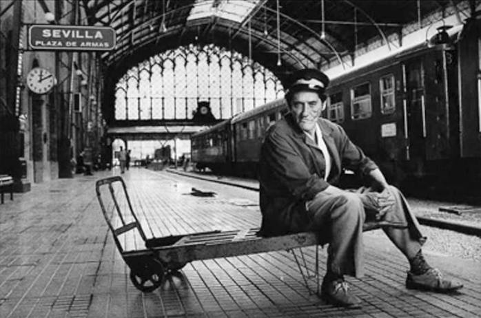Estacion de Sevilla. Plaza de armas - 1983. Foto Atín Aya.jpg