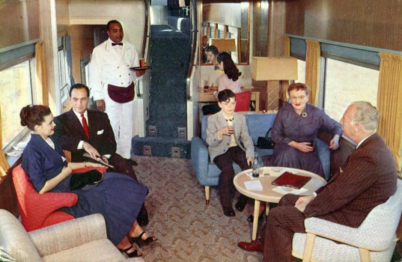 Union_Pacific_Domeliner_Astra_Dome_lower_level.JPG