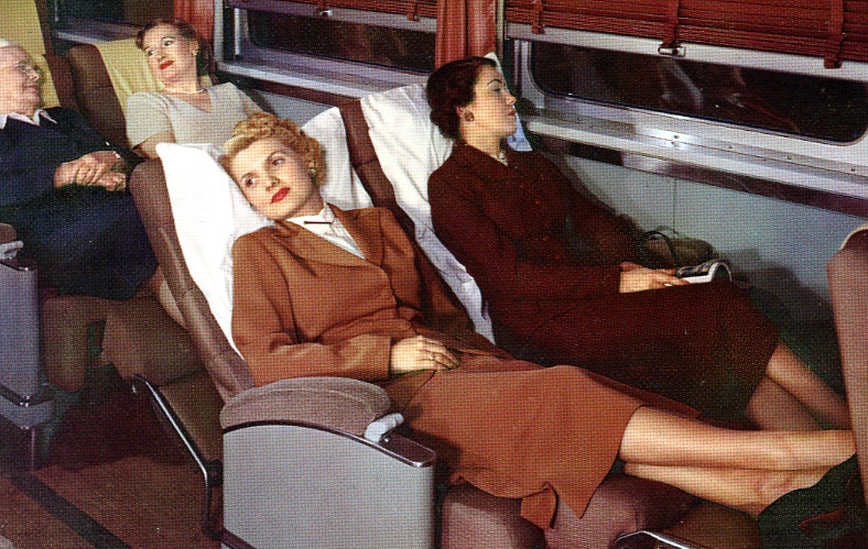 Union_Pacific_Railroad_coach_car_seating.JPG