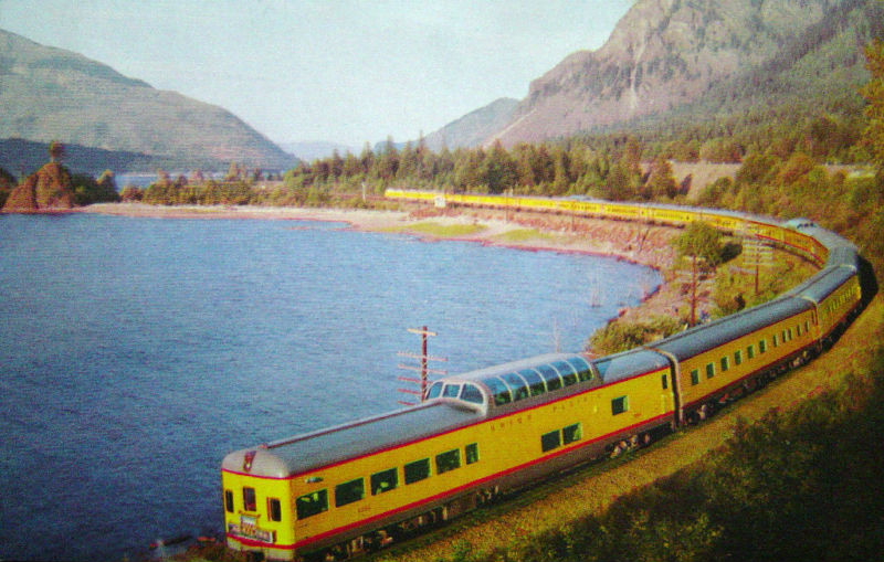 Union_Pacific_Railroad_City_of_Portland_streamliner.JPG