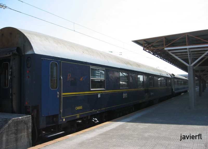 20050427 RENFE GIJON T2 CAMAS AZUL (14)b.jpg