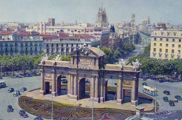 Puerta de Alcalá 1955-6.jpg