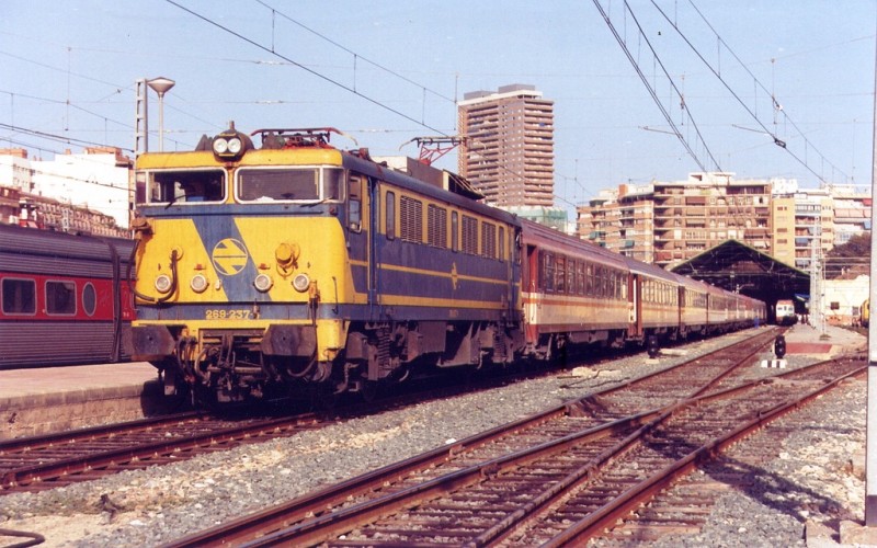 269.237 - Alicante Tº. 31-8-1993 -Foto vicentren.jpg