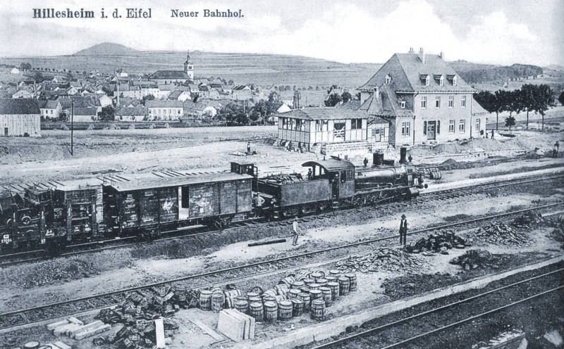 Bahnhof_Hillesheim.jpg