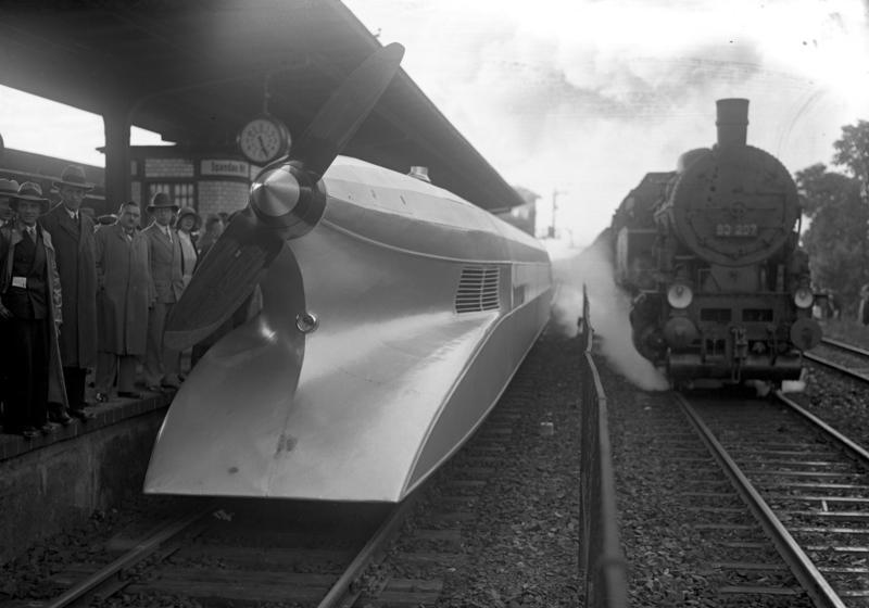 historical-photos-pt10-german-schienenzeppelin-prop-locomotive-2-1929.jpg