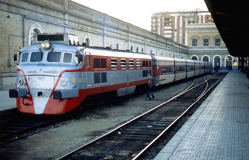 352.008 - Talgo III. Virgen de la Soledad - Cartagena. Febrero1996. Horst Lüdicke.jpg