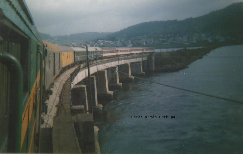 Atlántico expreso en el puente de Neda llegando a Ferrol.jpg