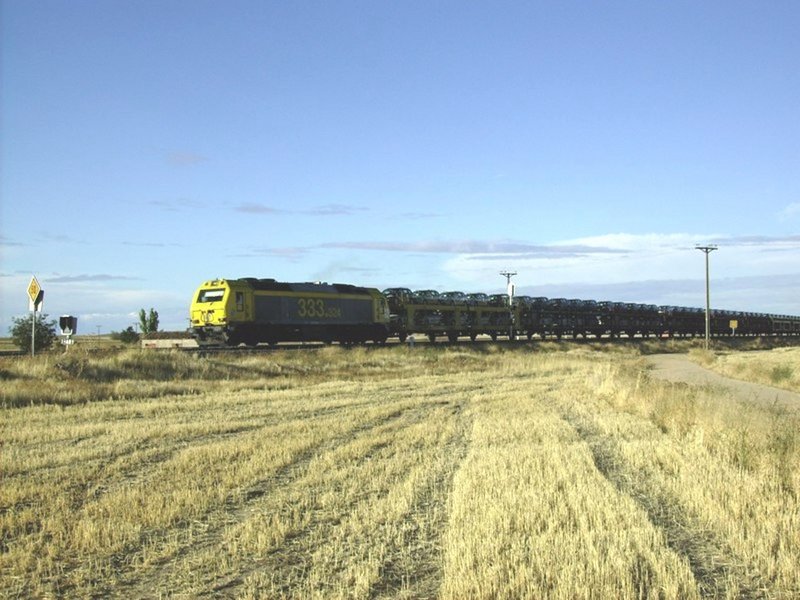 RENFE 333-324 CANTALAPIEDRA.JPG