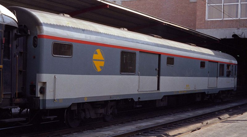 005-10A.jpg