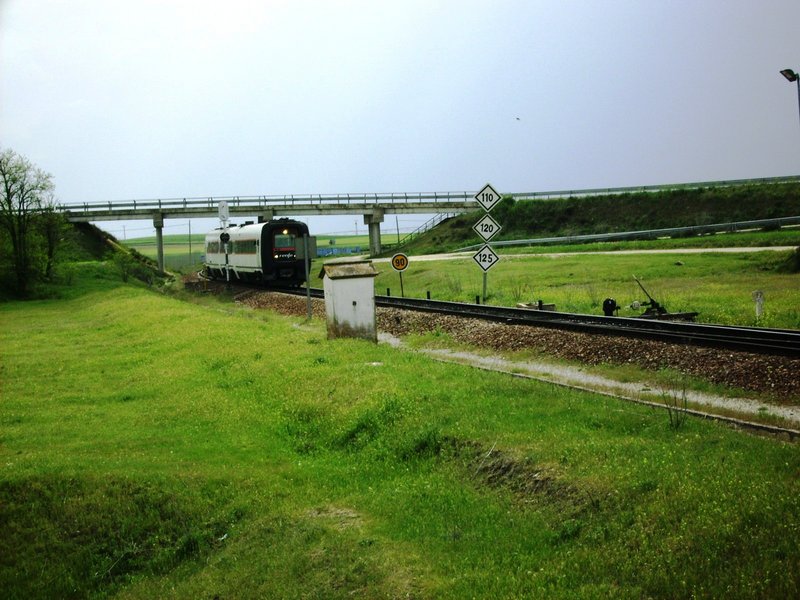 RENFE 594-602 CANTALAPIEDRA.JPG