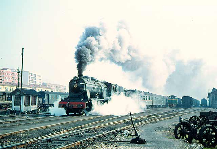 2402244a.jpg