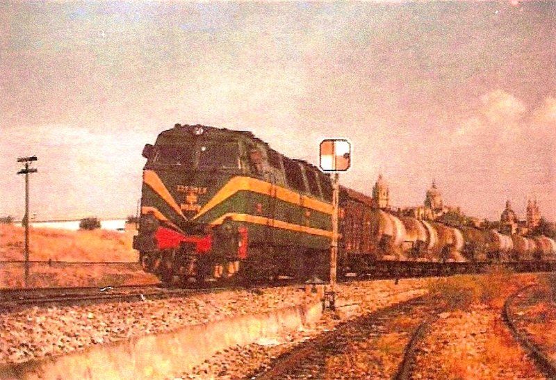 RENFE 333-081 BIFURCACION LA SERNA.jpg
