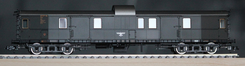 Vagón de equipajes Pw4ú Pr16 C4 DRG [Brawa 45404] (Berlín 107977).jpg