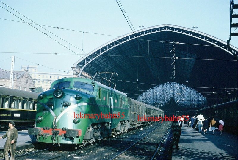7700.JPG