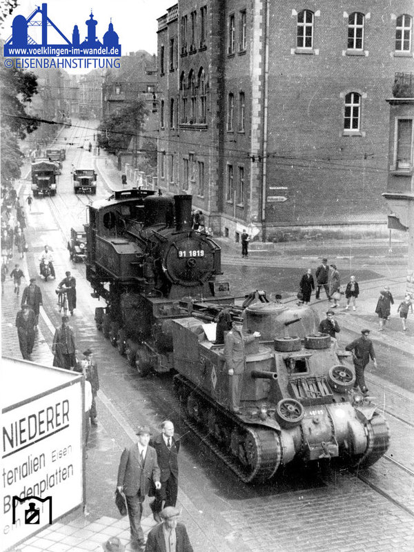 lokomotive-vor-amtsgericht.jpg