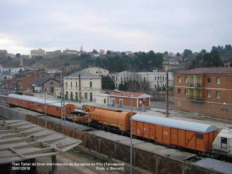 Tren taller ZGZ TGI53 Flix 25012016.JPG