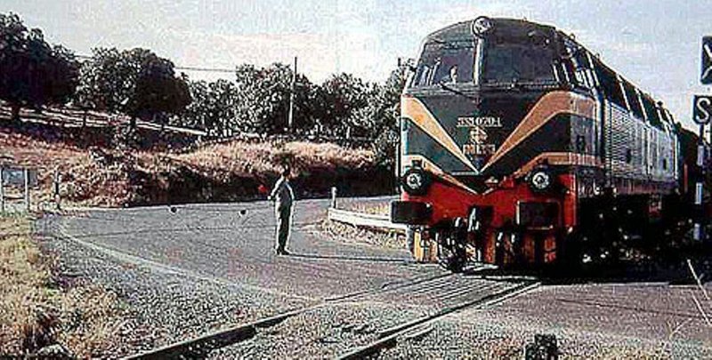 RENFE 333-070  RUTA DE LA PLATA.jpg