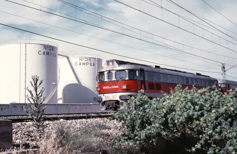 1985-0536_R.jpg