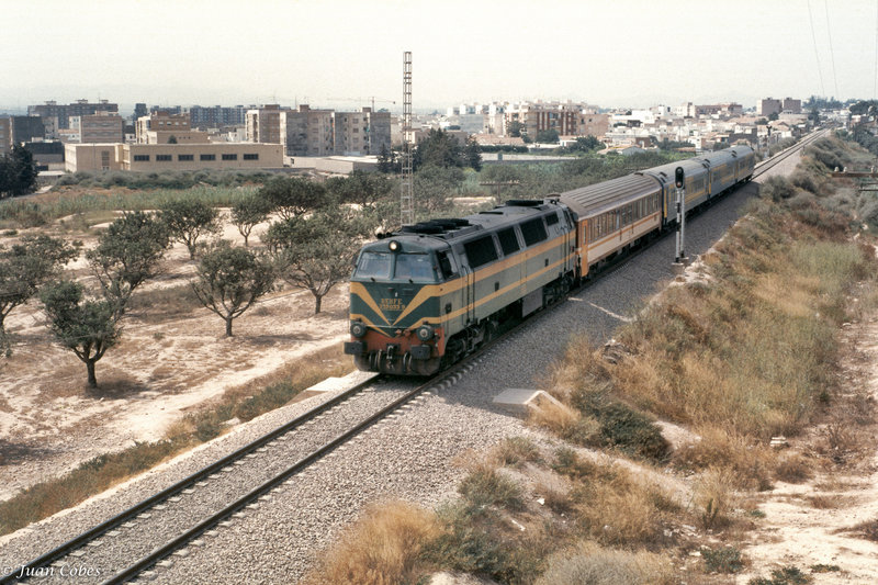1986-0702_R.jpg