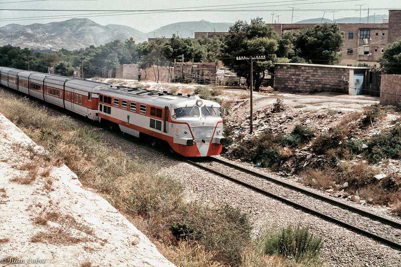 1986-0701_R.jpg