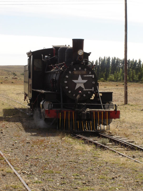 LaTrochitaDeFrenteEnEstacionNahuelPan02.jpg