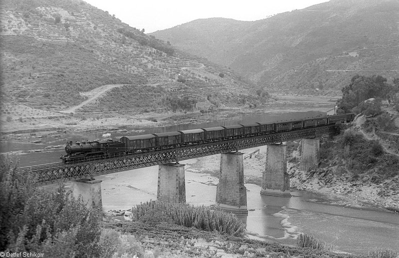 CP 282 TUA (VINIENDO DE BARCA D'ALVA).jpg