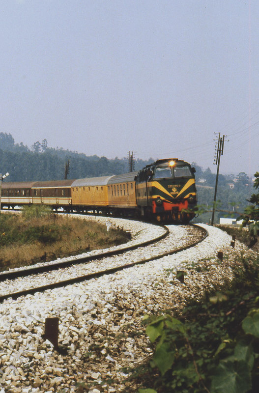 RENFE 3380, 15.9.1990, Betanzos-Infesta.jpg