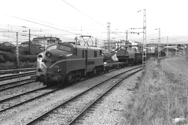 RENFE 7732, 7.10.1985, Monforte de Lemos.jpg