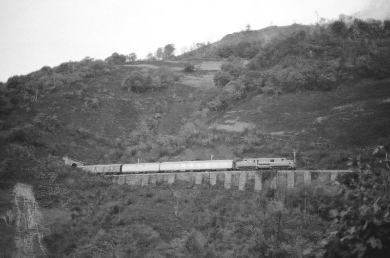 RENFE 7742, 2.10.1985, Puente de los Fierros.jpg