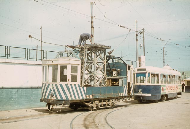 El 1126 con la torre TT2 en 1963.jpg