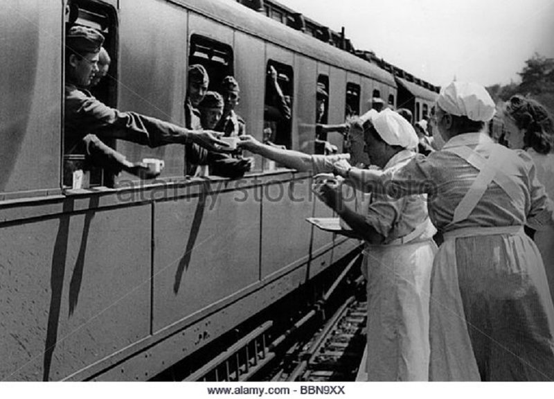events-second-world-war-wwii-germany-medical-service-nurses-providing-bbn9xx.jpg