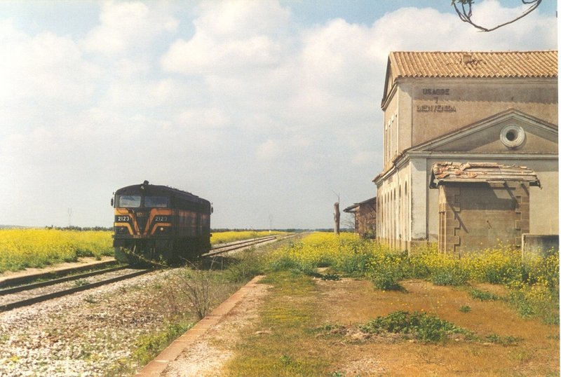 RENFE 321-023 USAGRE Y BIENVENIDA.jpg