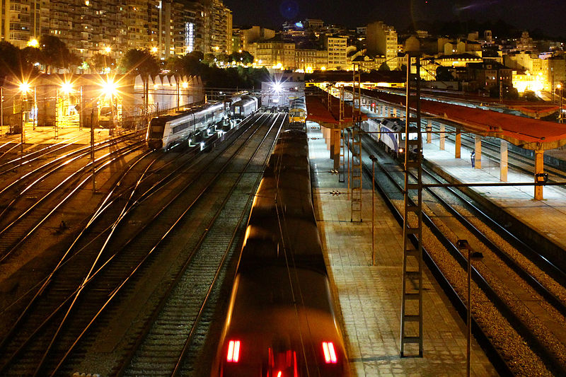Estación_de_Tren_de_Vigo_(6080894067).jpg