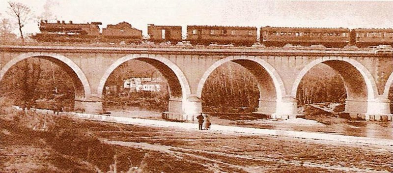 TREN SOBRE EL PUENTE DE LOS FRANCESES,FOTO DE J_LAURENT_.jpg