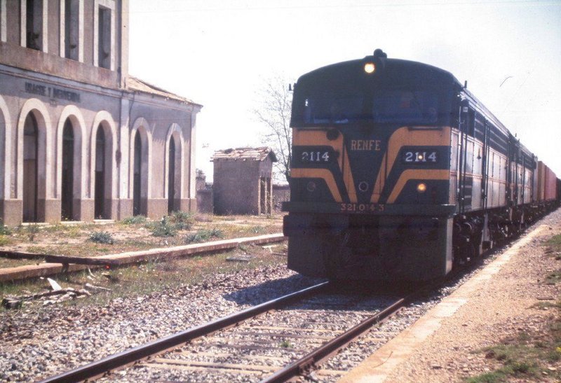 RENFE 321-014 USAGRE Y BIENVENIDA.jpg