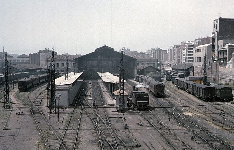 Barcelona Norte vista general andenes 9jun64.png