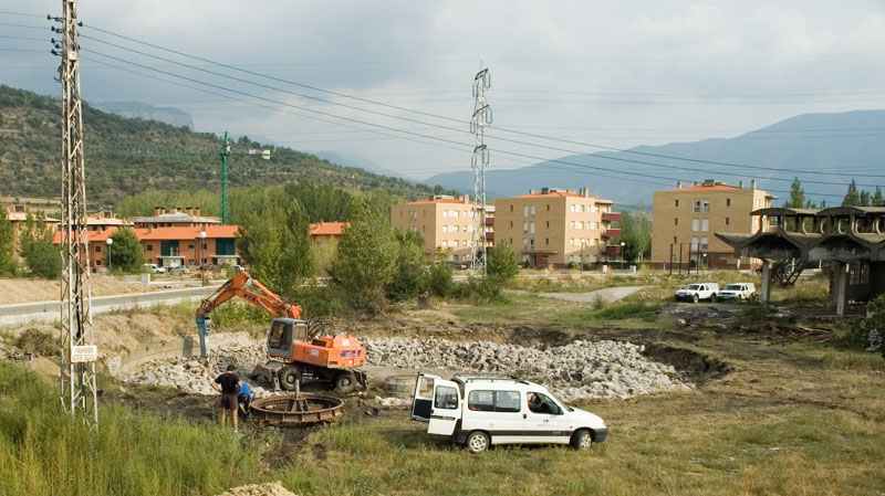 Destrucció placa giratoria La Pobla de Segur.jpg